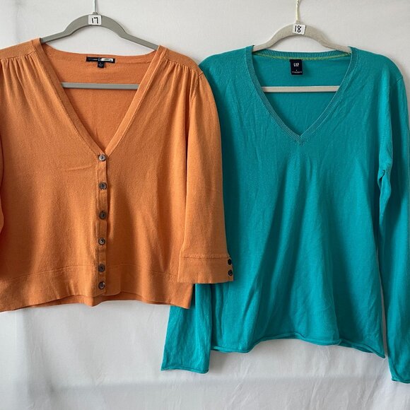 Gap Womens Orange & Blue V-Neck Long Sleeve Cardigan Sweater Size L Lot Of 2 - Picture 1 of 10
